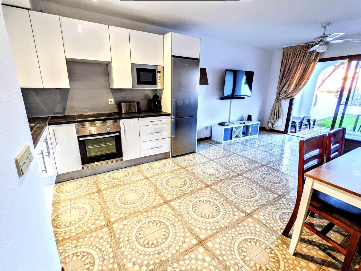 Luxury Newly Refurbished Modern Apartment With Stunning Mountain Views - Xmas And Ny 2025-2026 Now Booking سان ميغيل ذي أبونا المظهر الخارجي الصورة